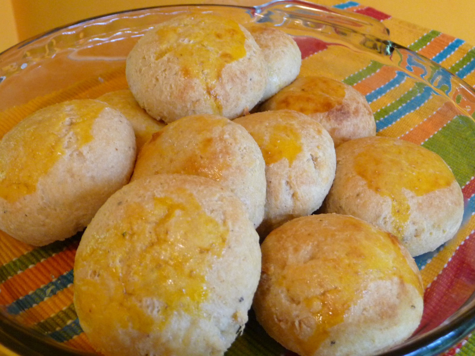 SPLENDID LOWCARBING BY JENNIFER ELOFF MOZZARELLA LOWCARB DINNER ROLLS