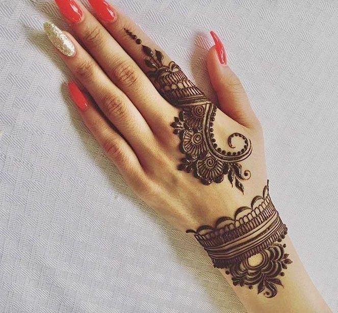 Fun little bracelet design with henna/mehndi. super easy and cute mehn... |  TikTok