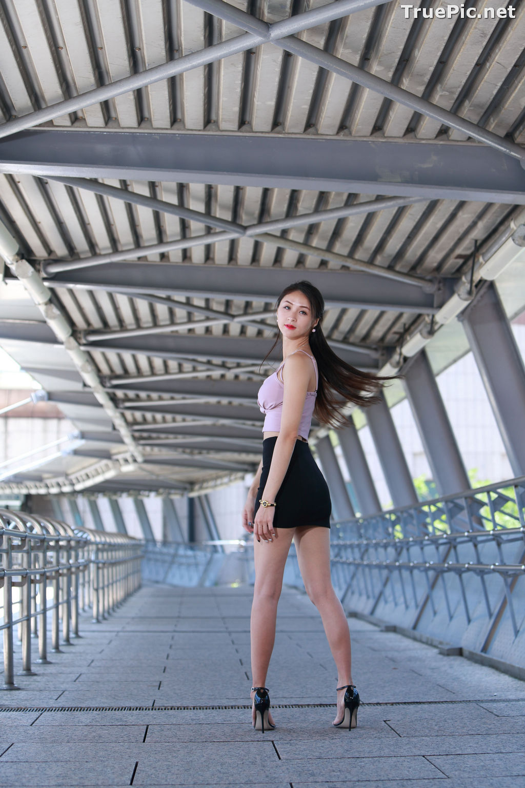 Image Taiwanese Model – Lola (雪岑) - Charming and Attractive Long Legs Girl - TruePic.net - Picture-43