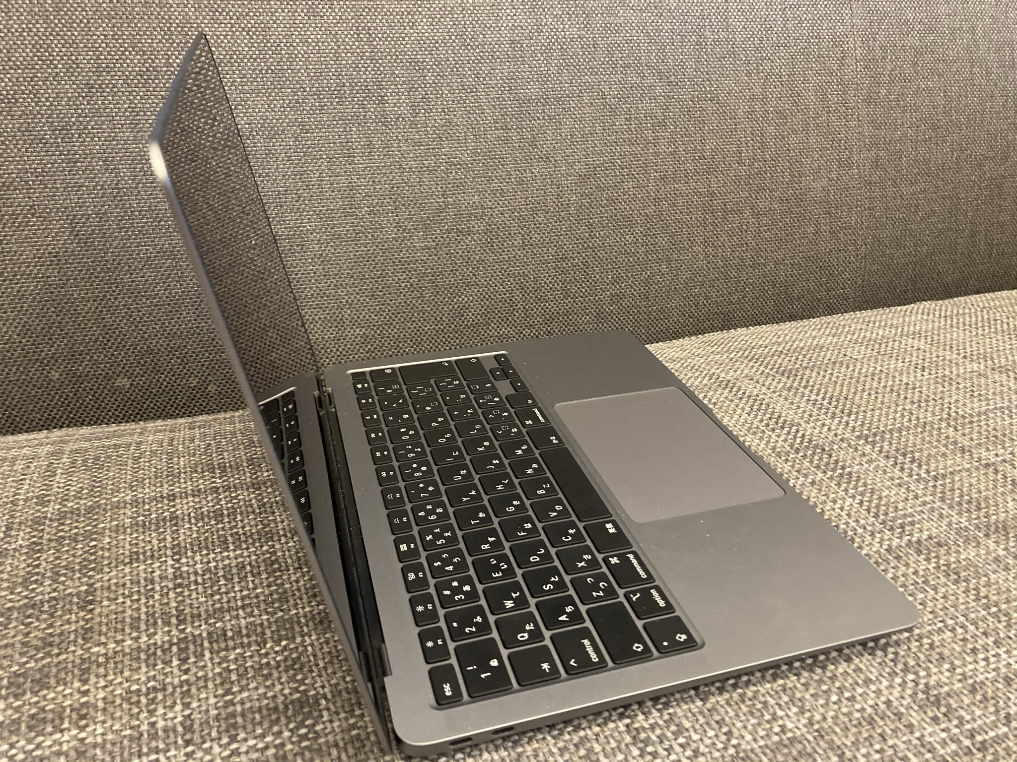 MacBook Air - 液晶割れの修理費用] 液晶修理.Net（非正規店）で格安で