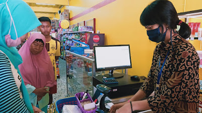 Launching Toko Mustika, Ditandai Dengan Bagi-Bagi Masker