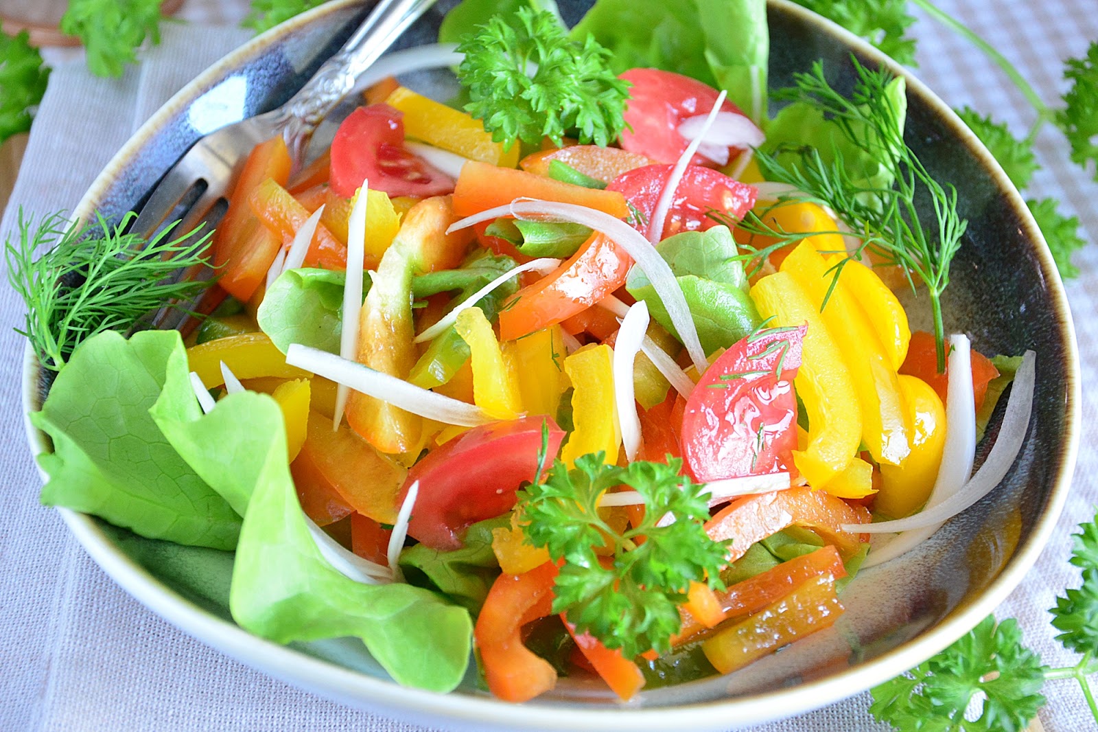 SURÓWKA Z PAPRYKI I SAŁATY DO OBIADU MOJA KSIĄŻKA KUCHARSKA
