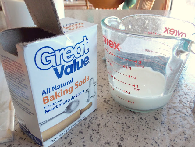 Making sour milk with baking soda and milk from www.anyonita-nibbles.com