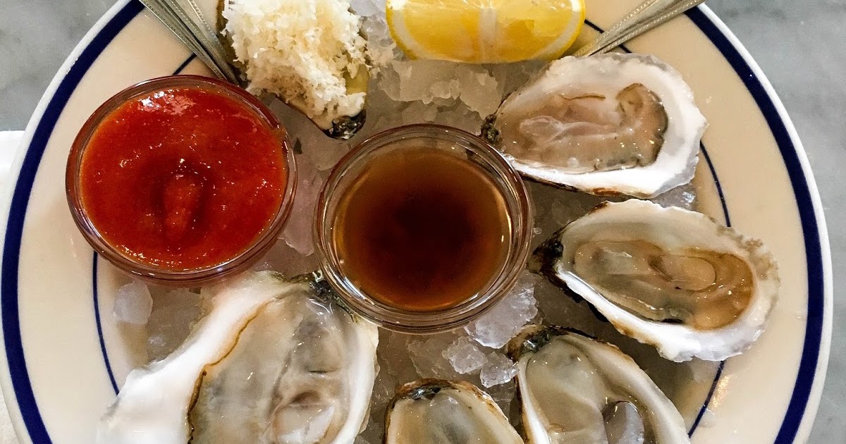 Happy Hour in Clarks Oyster Bar, Austin