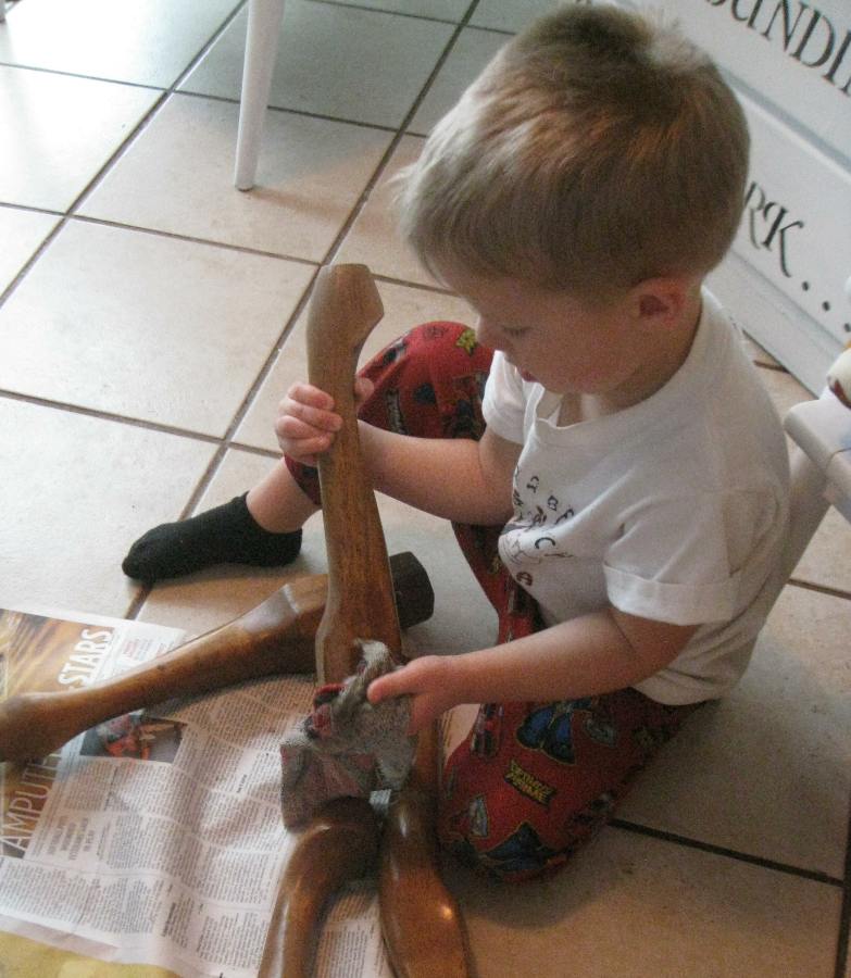 Kammy's Korner Making a Laminate Coffee Table BEAUTIFUL with Paint