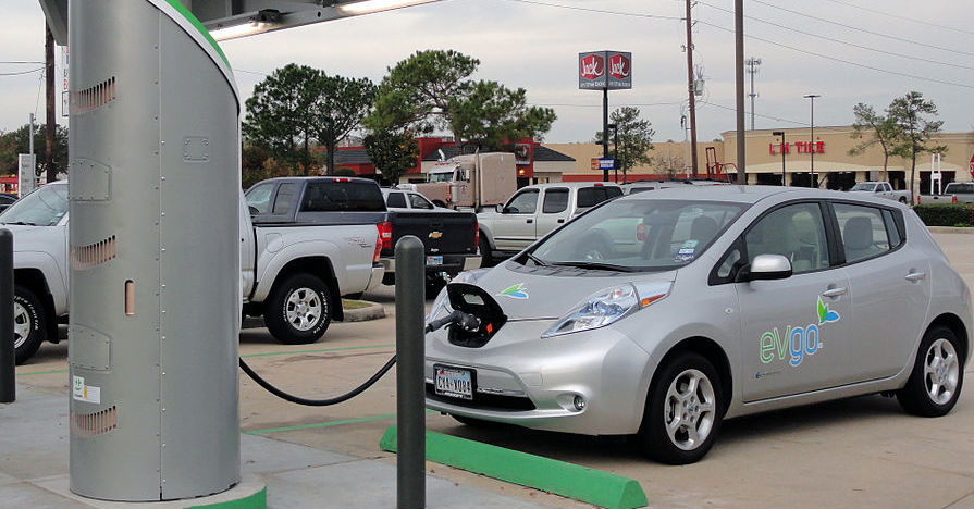 電気自動車のバッテリーの実際の寿命はどのくらいですか?