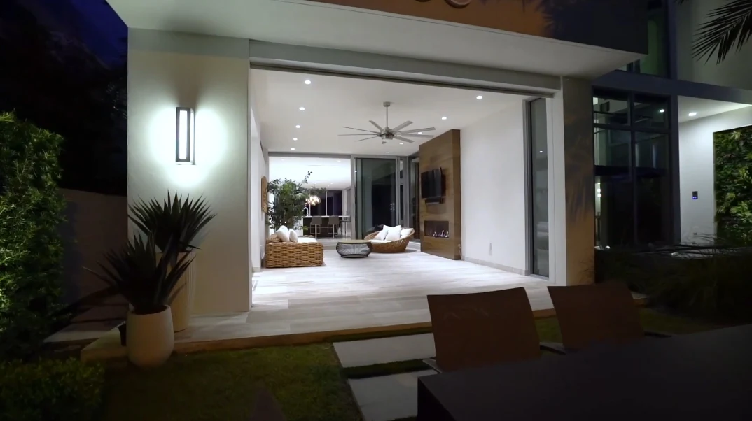 78 Interior Photos vs. 500 Mola Ave, Fort Lauderdale, FL Luxury Contemporary Home Tour