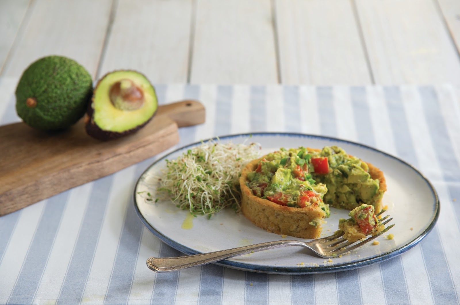 Resultado de imagem para Torta de grão de bico com recheio de guacamole alana rox