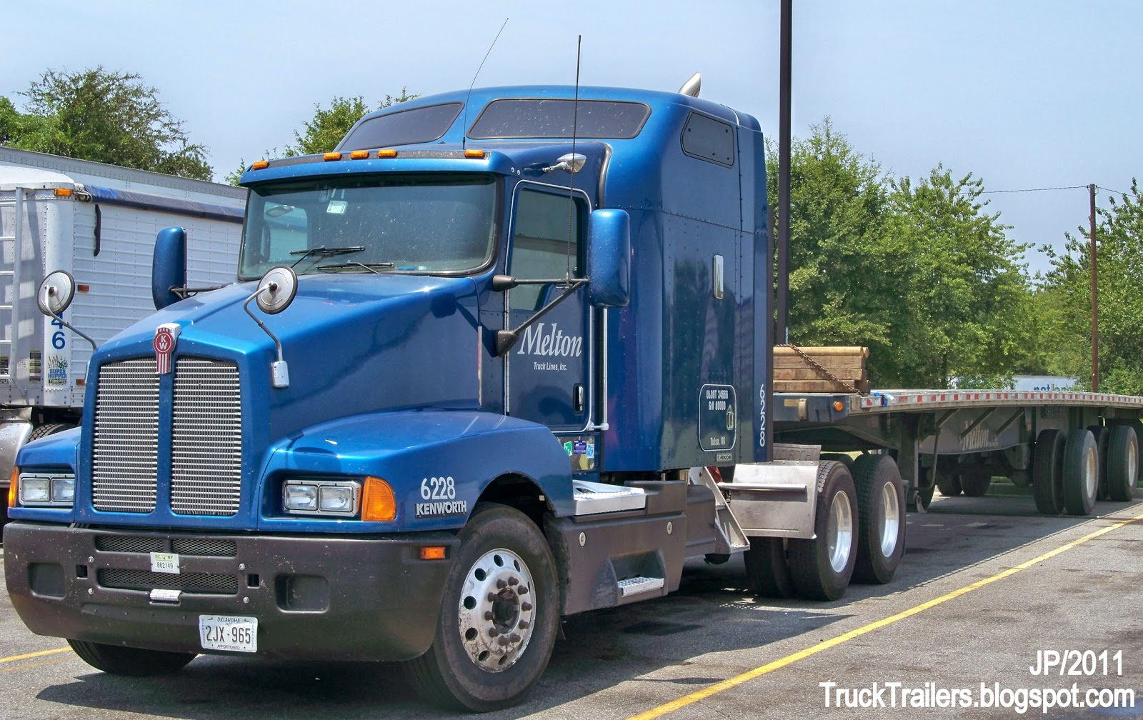 Truck Trailer Transport Express Freight Logistic Diesel Mack Peterbilt