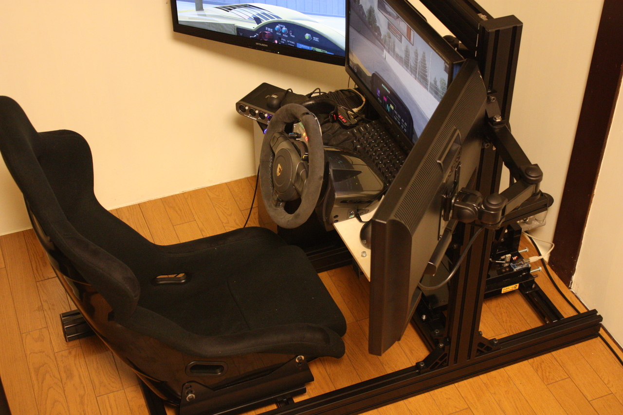 Groovy Clutch: SUS Racing Simulator Cockpit