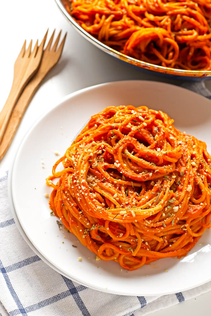 Pasta with Piquillo pepper sauce Pasta with Piquillo pepper sauce