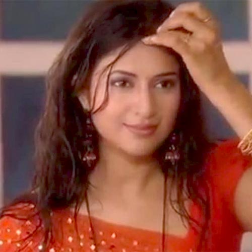 10 Indian TV actresses and how they looked in their first TV show. Top 10  of Bollywood Hollywood Actresses, movies, photoshoots, music, fun -  Spideyposts