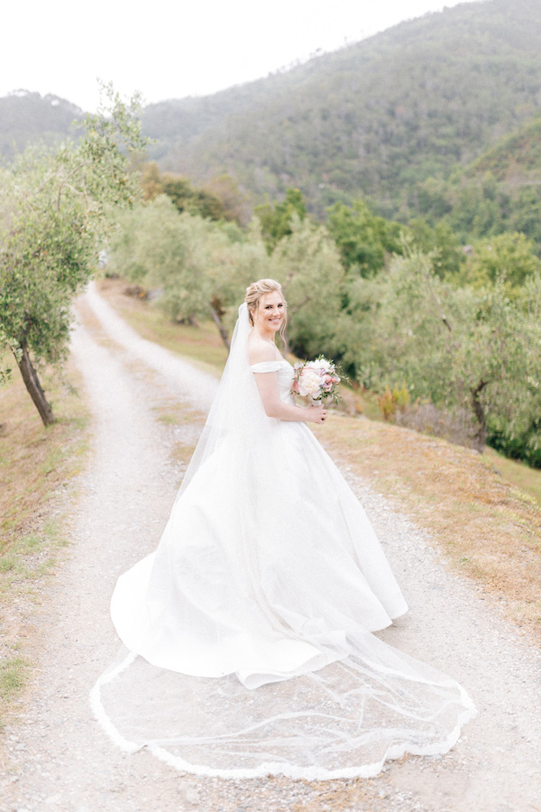 Elegant Wedding by the Sea of Cinque Terre in Italy | The Perfect Palette