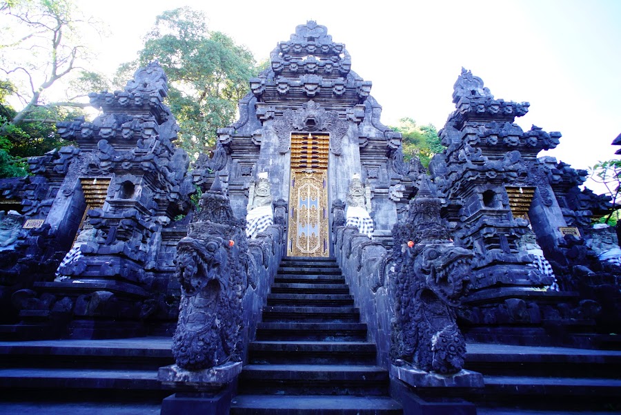 Pura Goa Lawah, bat cave temple in Bali