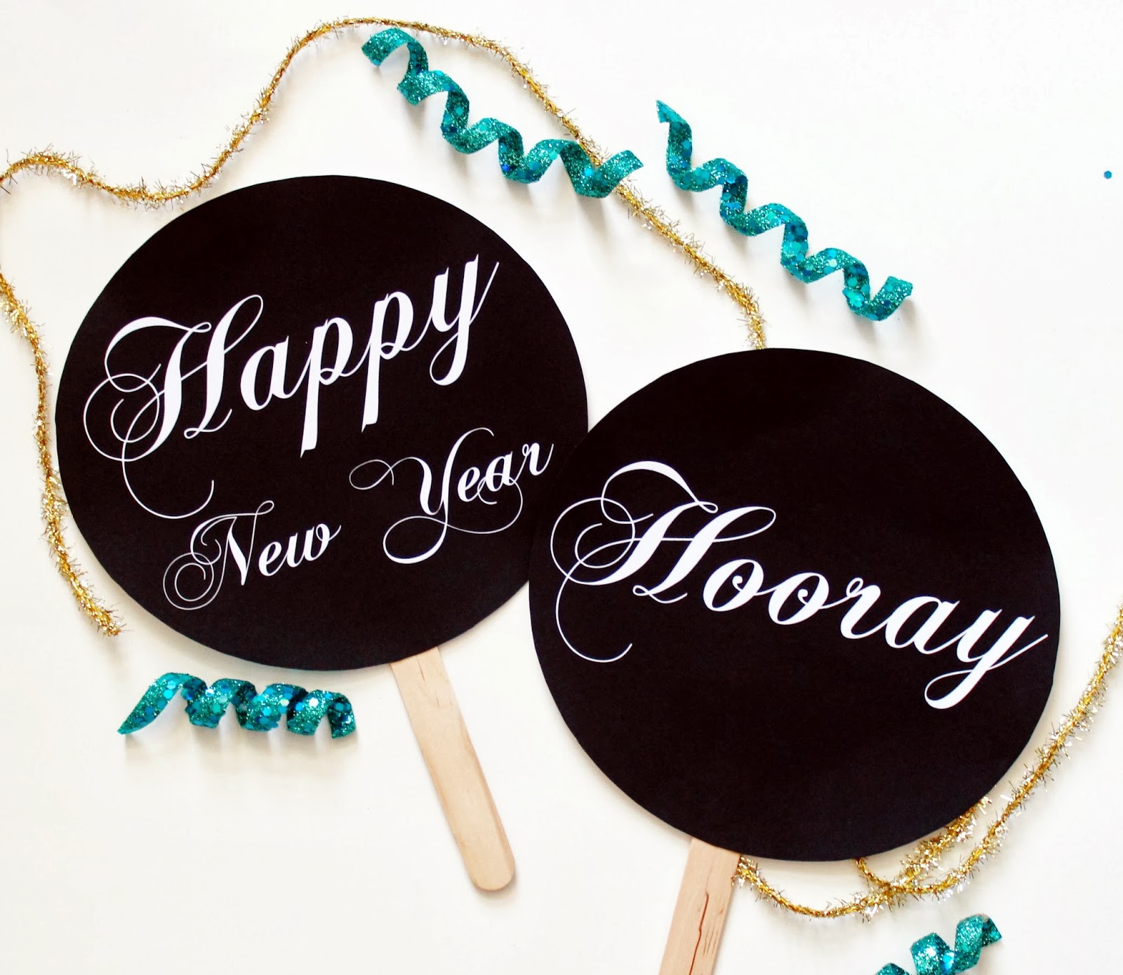 new-year-s-printables-free-photo-props-delightfully-noted