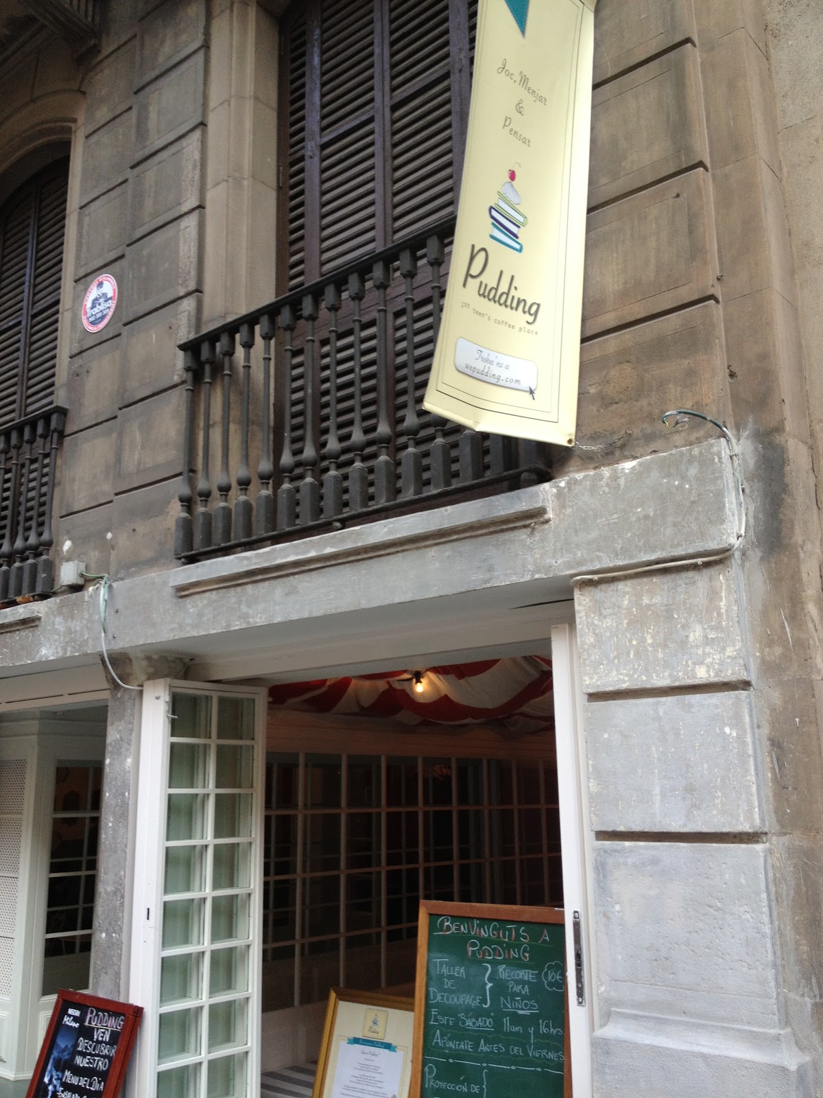 Talleres, Retiros y Creceviajando Flyingbroom Pudding Bar Barcelona