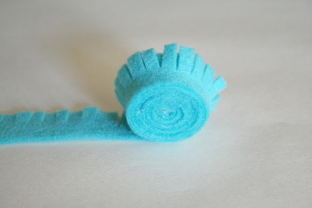 Felt Flowers DIY: A Step by Step guide to Felt Flowers 3 ways - The  Crafting Nook