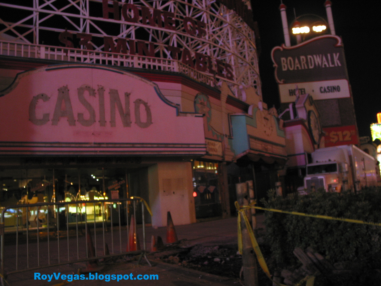 Roy Vegas Boardwalk Las Vegas Closed Night roy-vegas-boardwalk-las-vegas-closed-night