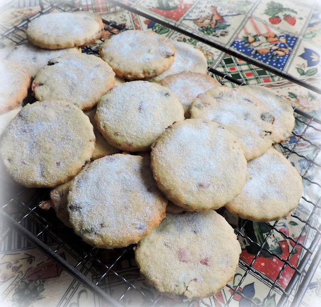 The English Kitchen Langley Wakes Cakes