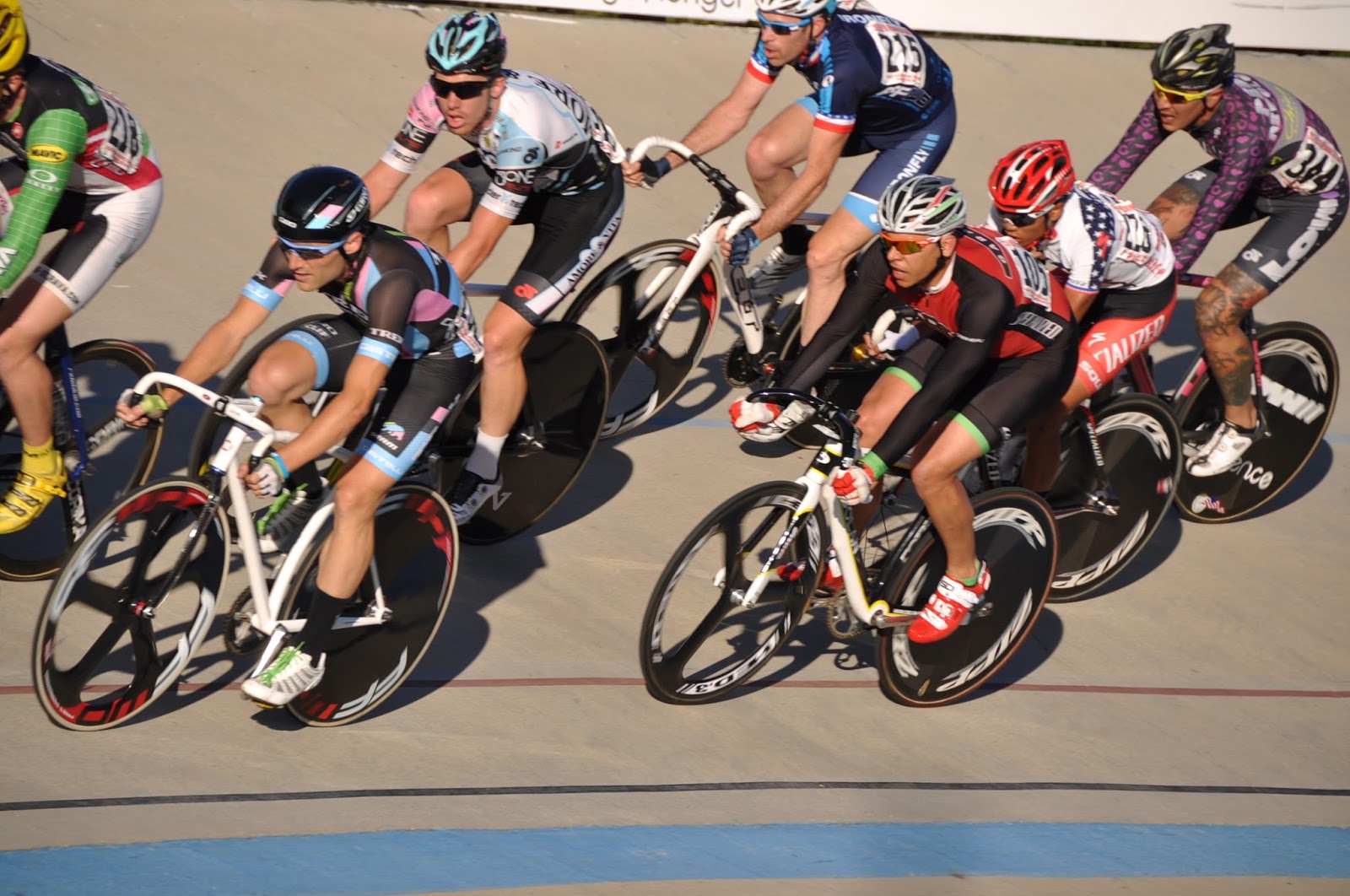 Garage Racing: Hellyer Velodrome Challenge