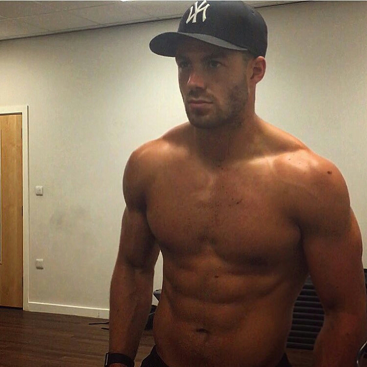 The Best Fitness Male Trainer to Follow on Instagram. Men's Fitness & Workouts Fix.