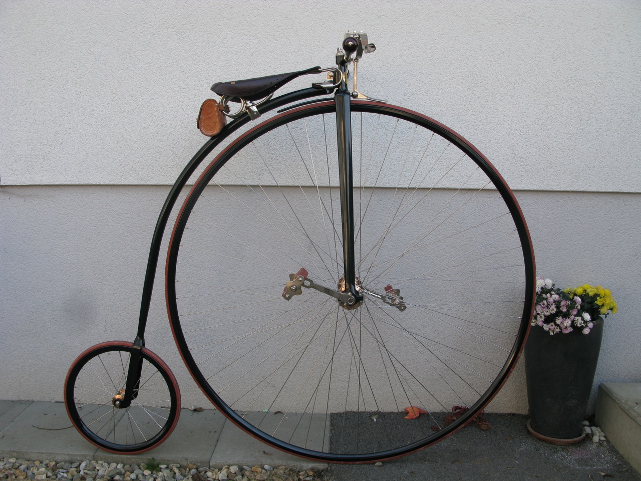 Frau am Steuer – Fahrrad Salon Frau am Steuer – Fahrrad Salon