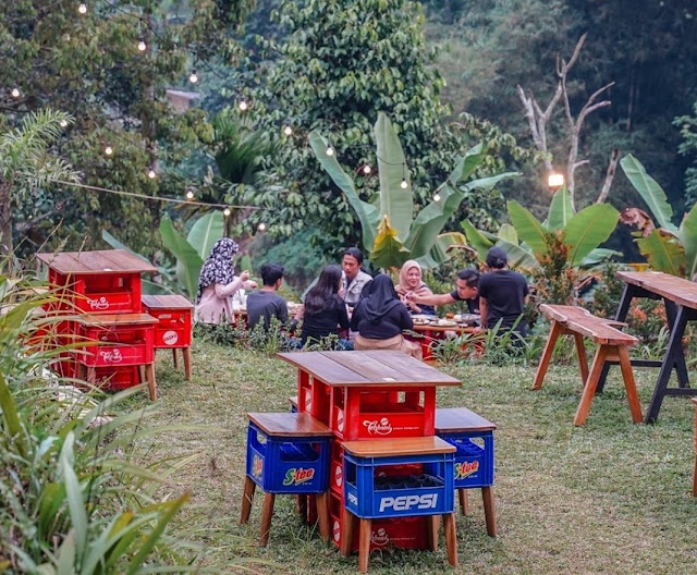 Warung Plosok Rekomendasi Tempat Nongkrong di Bogor yang