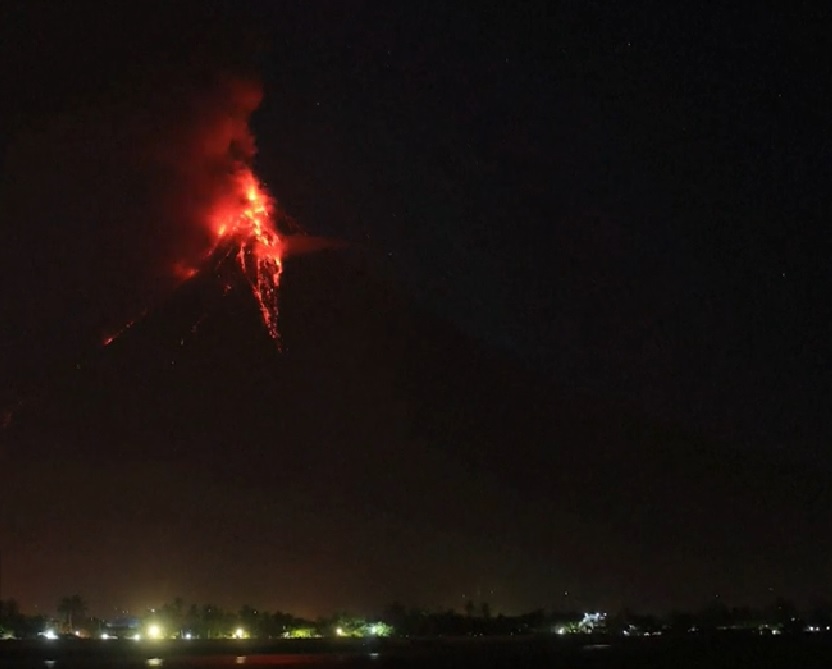 Mount Mayon volcano prepares to blow Naamloos