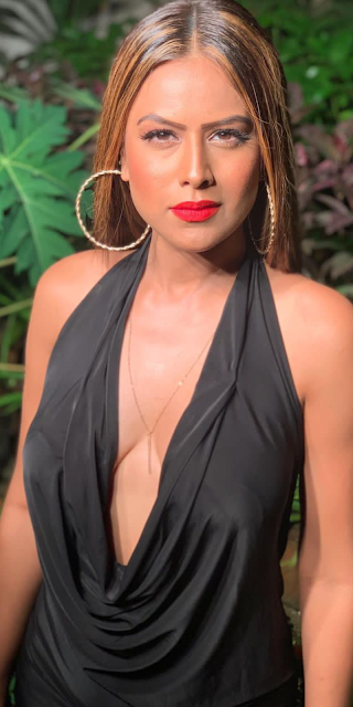 Nia Sharma Wallpapers [HD]