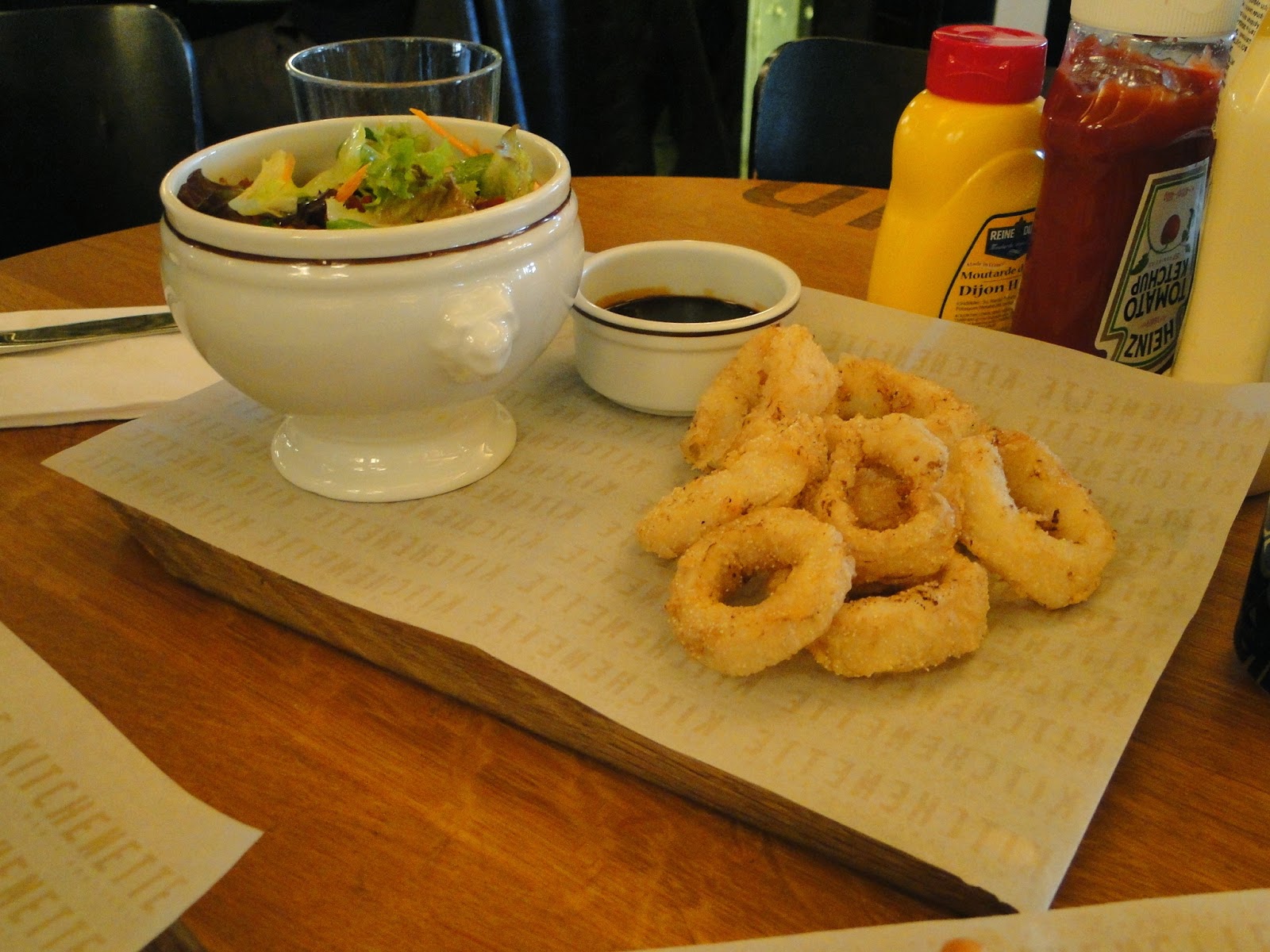 at Taksim Square (Istanbul, TURKEY) ★★★☆☆ A traveling