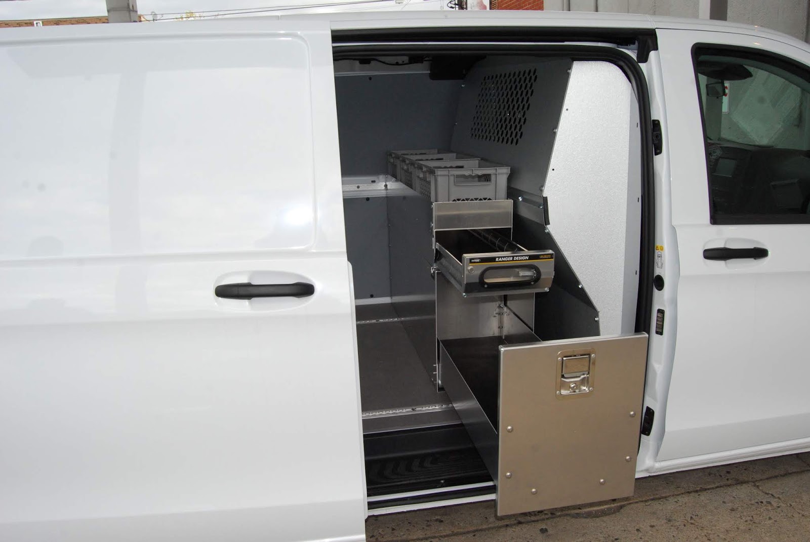 The Benefits of Van Shelving & Commercial Van Accessories