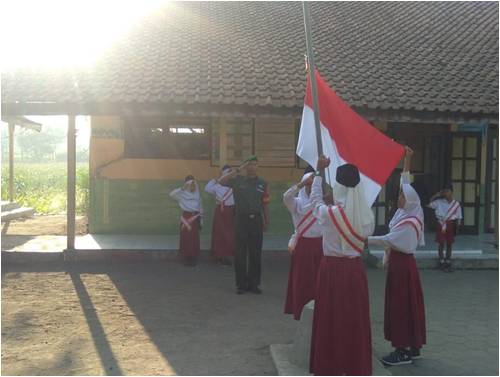 Babinsa Jadi Pembina Upacara : Pancasila Sebagai Dasar Negara