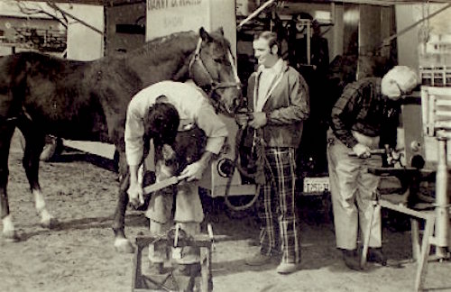 Danny Ward and Smoky Ward horseshoers Smoky Ward and Danny Ward shoeing a horse
