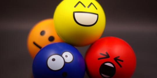 Kuasai Kecerdasan Emosi Anda! ~ Evee Alone