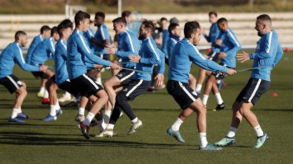 Málaga, entrenamiento con balón con cinco jugadores del filial