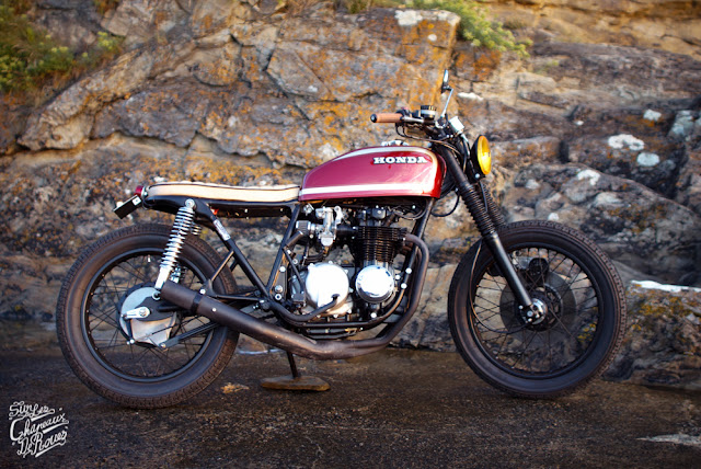 Honda CB550Four By Sur Les Chapeaux De Roues