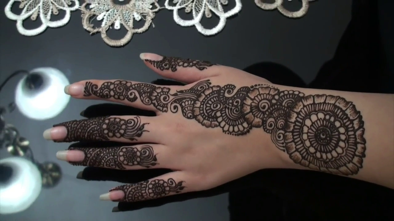 mehndi hands both modern beauty