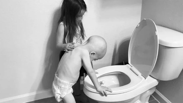  News, World, America, Washington, hospital, Treatment, Cancer, Mother, Social Media, Brother and Sister, Facebook, Family, Mothers Emotional Post About Sister Helping Her 3 Year Old Brother