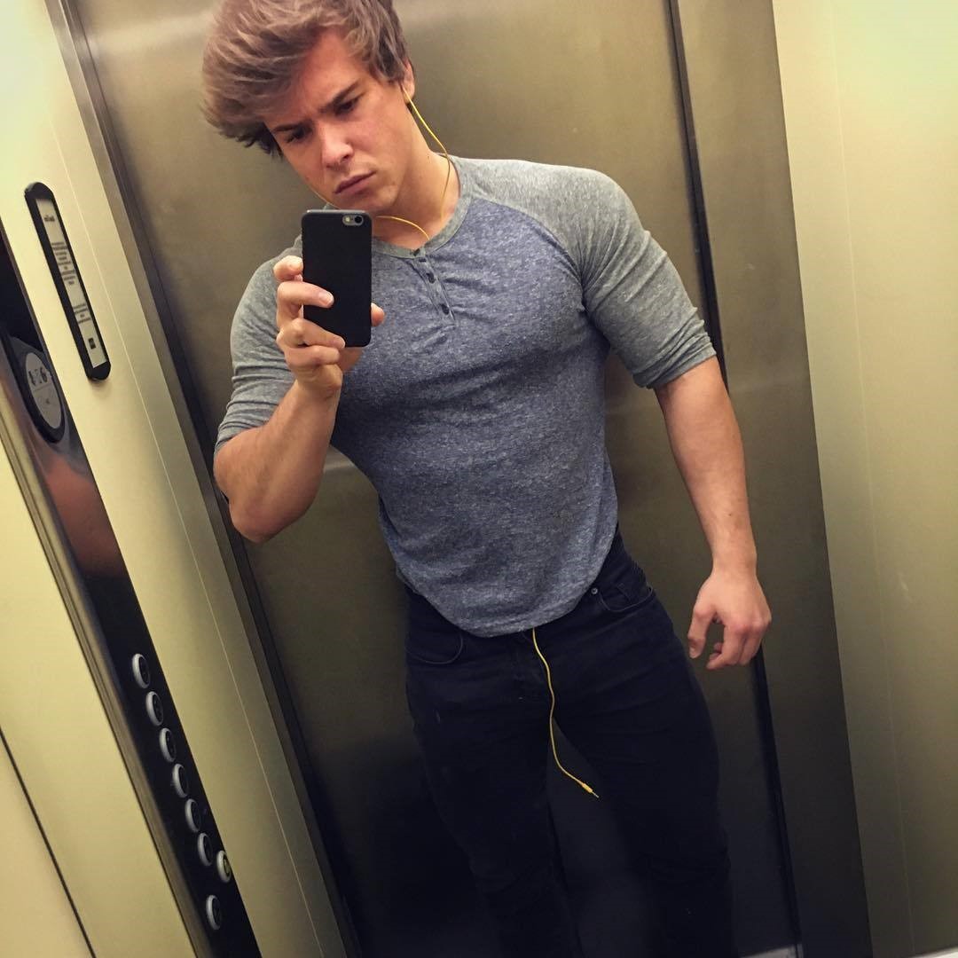 clothed-muscular-hot-boy-lukas-sparer-strong-sexy-teen-hunk-selfie
