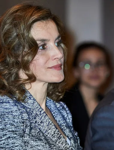 Queen Letizia the course Zero Hunger: it is possible at Euroforum, Letizia wore Felipe Varela Coat, Hugo Boss trousers