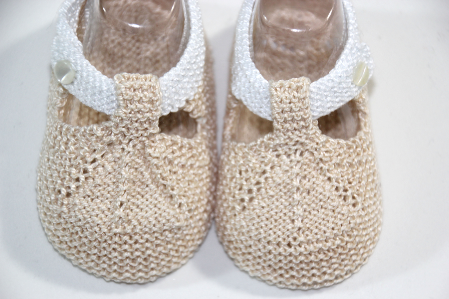 Regalo DIY para hacer en Navidad: Zapatos de punto para bebé
