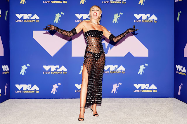 Miley Cyrus Sizzles at MTV Video Music Awards 2020