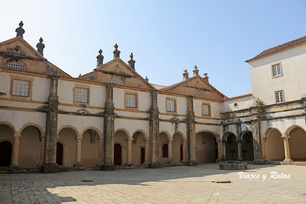 Claustro del Convento de Tomar, Portugal
