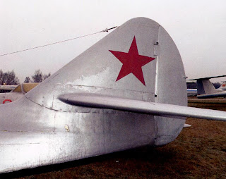 киль и руль направления МиГ-9