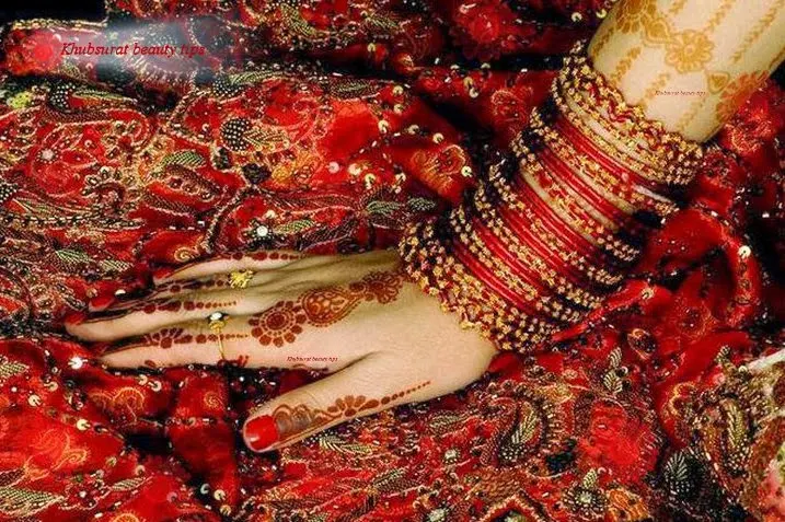 Beautiful glass bangles for brides 2014