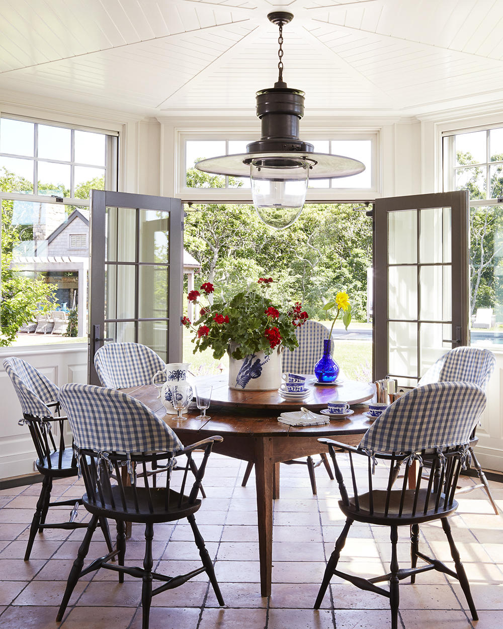 Décor Inspiration: A Stunning Summer Getaway on Martha’s Vineyard Decorated by Mark Cunningham