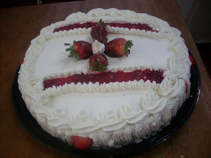 TORTA DE MORANGO