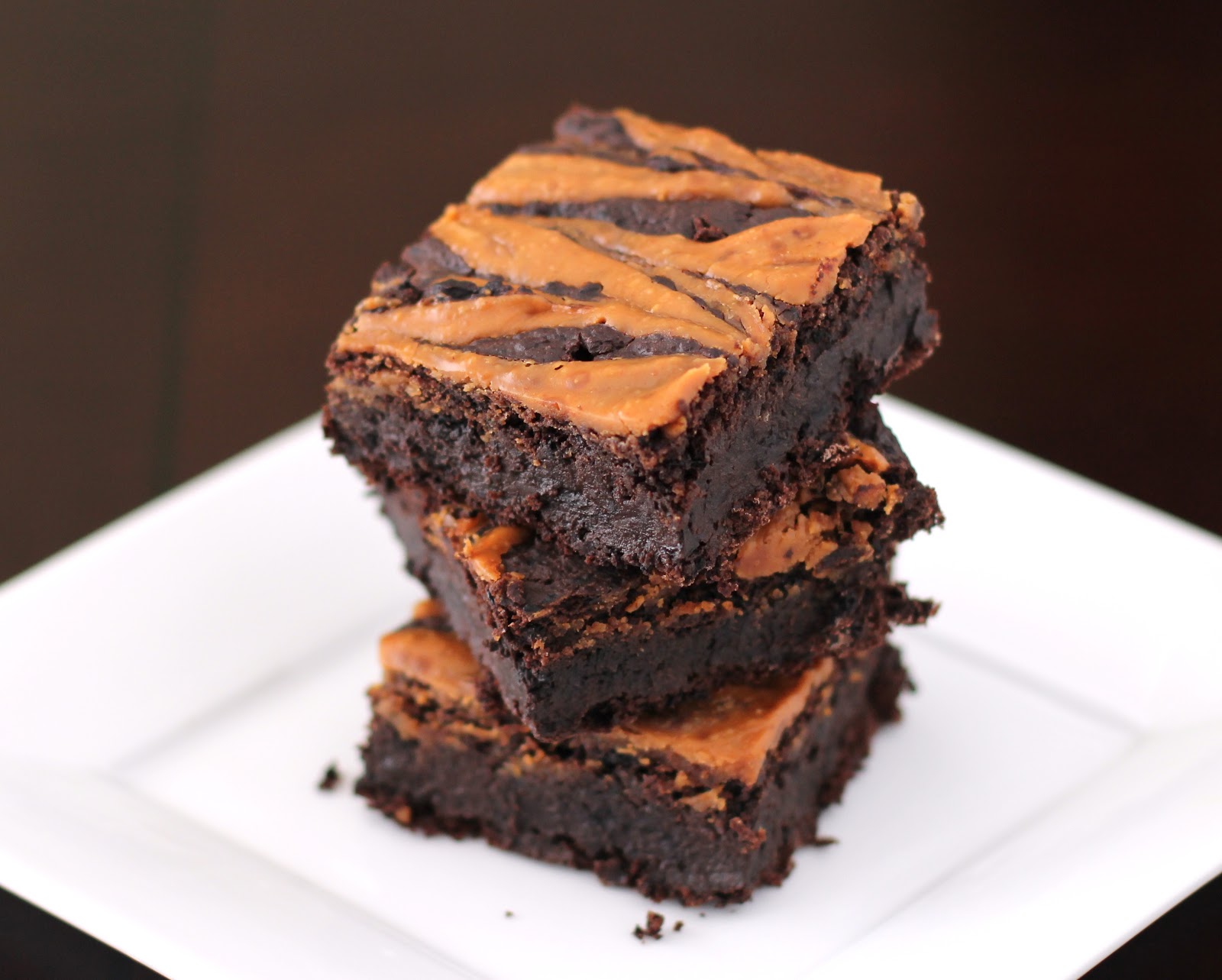 Healthy Peanut Butter-Swirled Fudge Brownies recipe (refined sugar free, low fat, high fiber, gluten free, dairy free, vegan) - Healthy Dessert Recipes at Desserts with Benefits