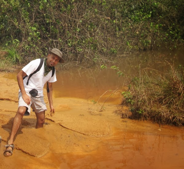 The Serious Boy and Girl Quicksand Phenomenon