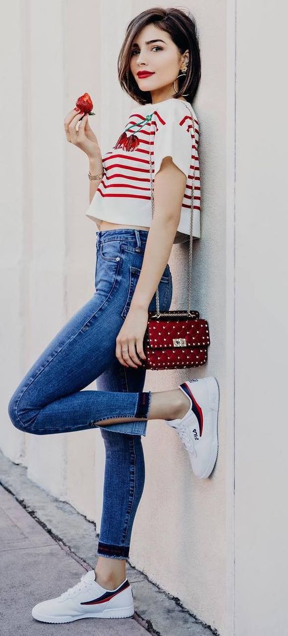 crop top with jeans and sneakers